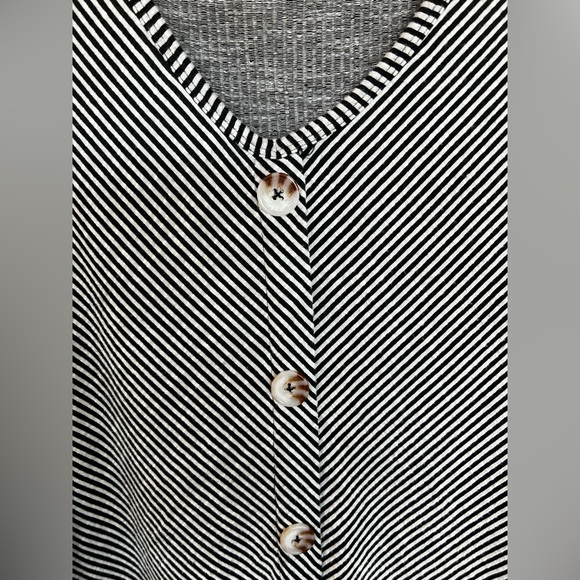 π€ French Laundry Black & White Stretch Tank β Womenβs 3X π€ - Picture 3 of 6